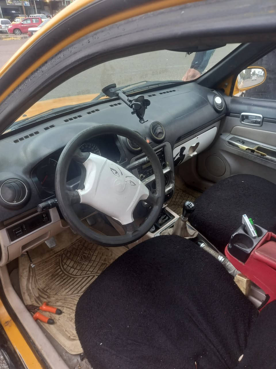 سلام عليكوم جيلي لبيع موديل 2012 شرط تحويل وكاله دفتر بازين. بي صدر تاير جديد 30بي مجال ***********
