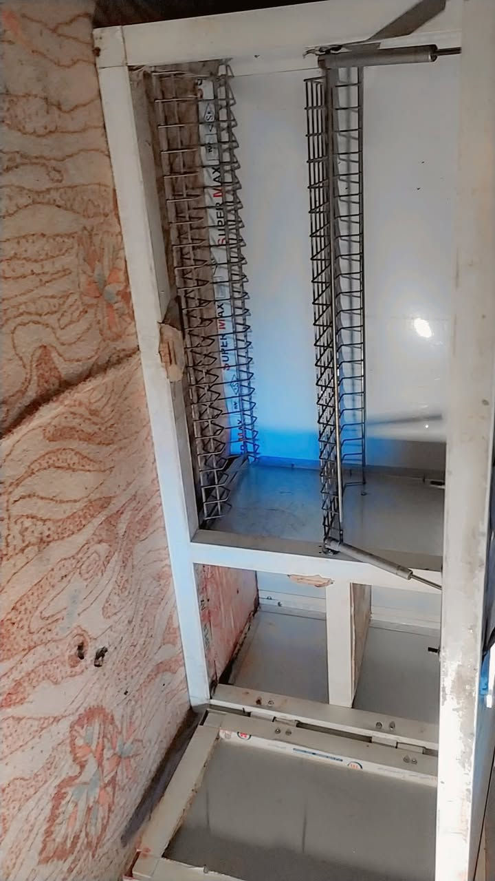 سنك مع ملحق متر ونص للبيع  160
بي مجال اتصل ***********
