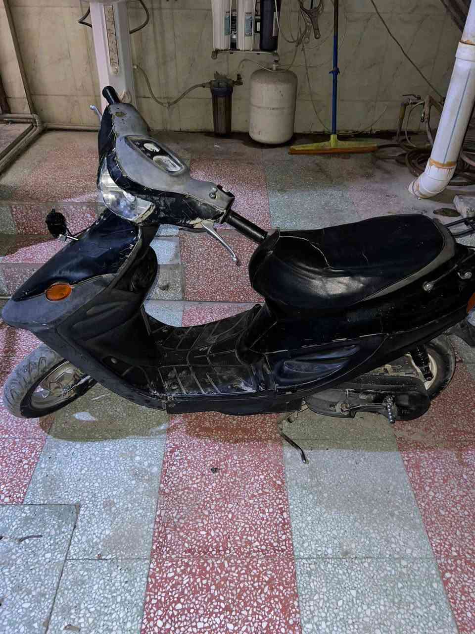 دراجه بيجي للبيع شلعه ومشي تخبلل اشاير بك لايت كله كله شغال ناصريه مركز بحي الشهداء *********** السعر 250
