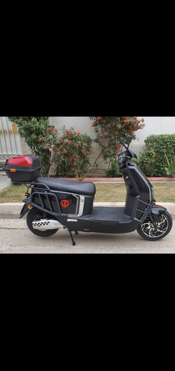 السعر مليون و١٠٠ هاتف ***********
