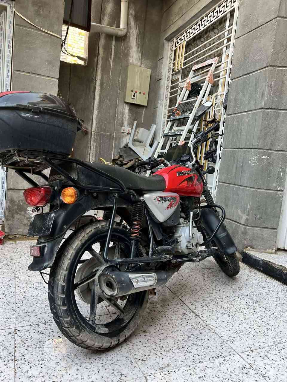 بوكسر  جبلي مديل 22
مجفته اصلي 
شغاله  ع اخر حبايه السعر واحد و 200

‭0776 619 4890‬
