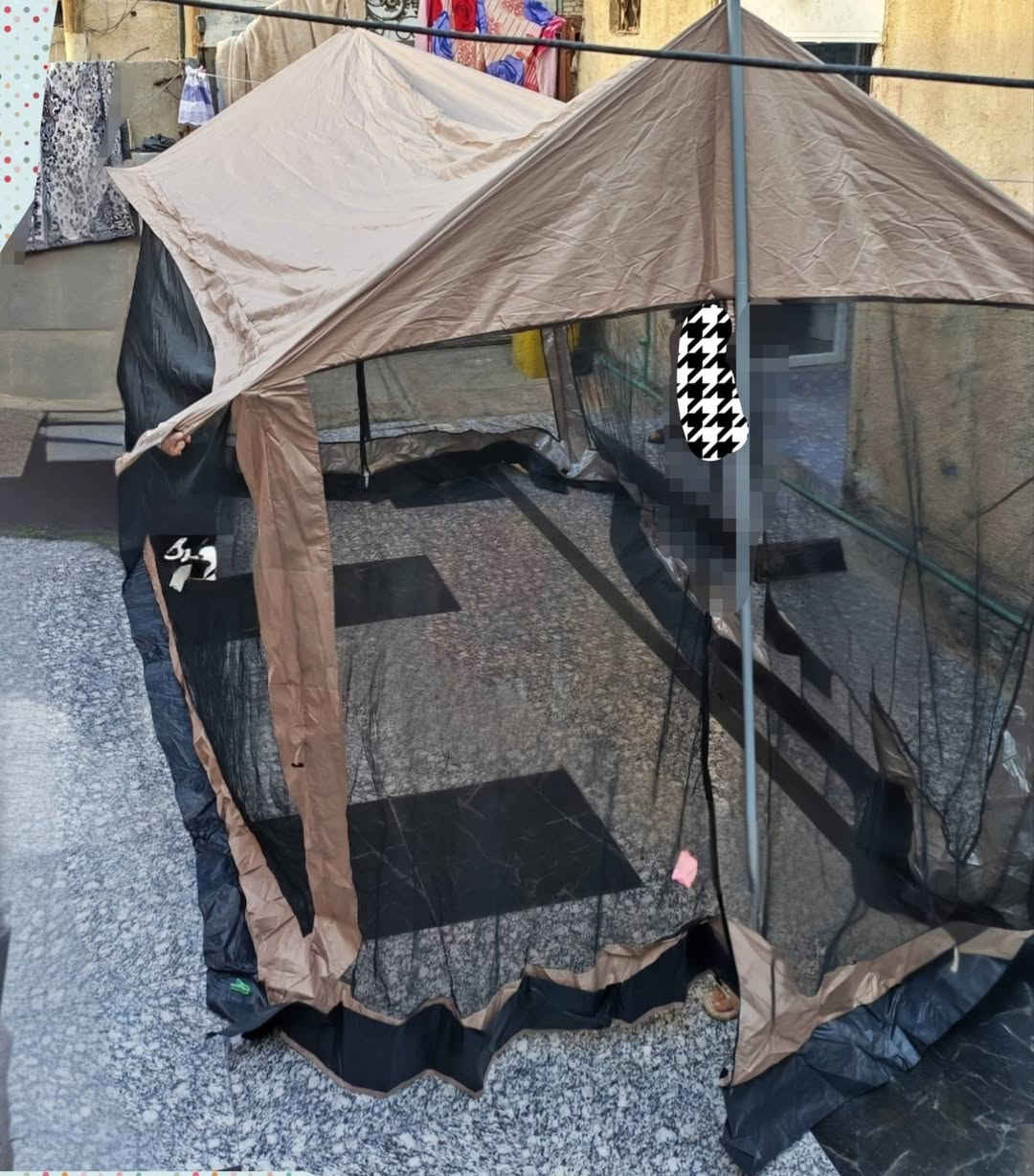 السعر ب 60 الف ⛺⛺
 خيمة تخييم خارجية من نوع Fastar. تسعى إلى 10 اشخاص قياس 4 متر في 225* 210
تتميز بتصميم واسع ومفتوح يحيط به قماش شبكي شفاف للحماية من الحشرات.
مناسبة للتخييم العائلي والرحلات الخارجية.
مصنوعة من مواد قوية ومتينة ومقاومة للماء للحماية من الظروف الجوية المختلفة.
تتضمن مساحة كافية لوضع طاولة وكراسي ومعدات التخييم بداخلها


**إذا كنت صاحب هذا الإعلان وتريد حذفه لأي سبب، رجاءا أرسل رسالة إلى الدعم الفني**