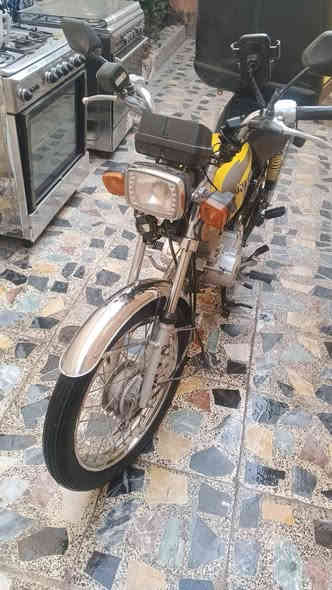 السلام عليكم دراجه ناما للبيع موديل 2023 سعرها675 دراجه ما تعبانه كلشي بيها نظيف من باتري وتايرات امامي وخلفي مصار شهرين من مبدلهن كهربائيات كامله ونظيفه مكاني بغداد حي أور الي يريد يتواصل وياي هذا رقمي *********** بغداد
