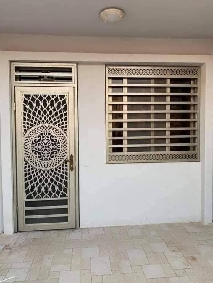 عملي صباغ بيوت داخلي وخارجي واجهات وأبواب وشبابيك حديد
*********** وتساب  اتصل
