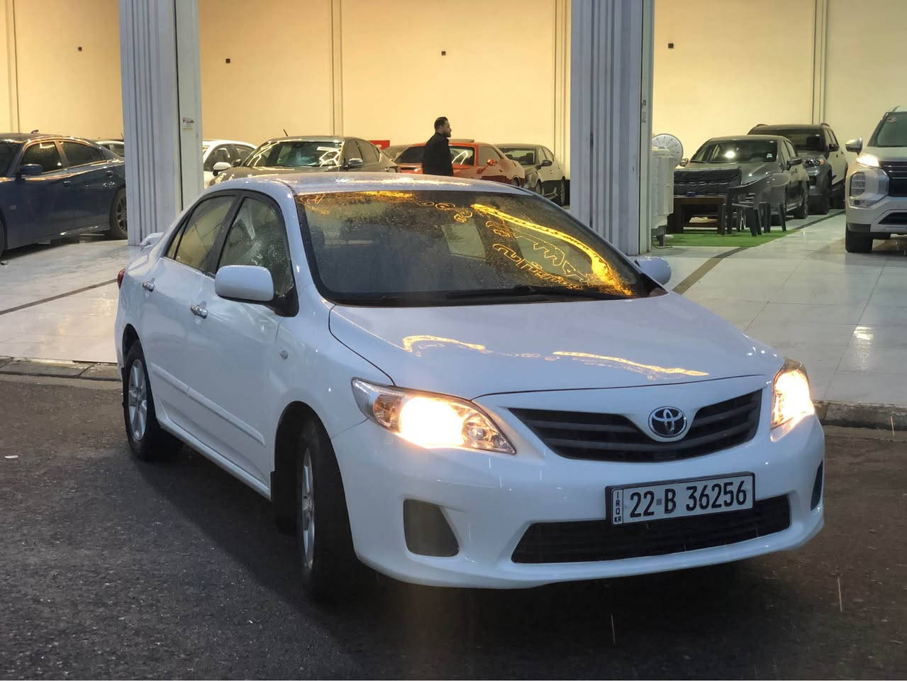 كورولا 2011 سپى ١٠ پارچه رةش بي دعم سعر ٩٨ ورقة مجالةكي كةم 
***********
كورولا 2011 ابيض ١٠ قطعة اسود بدون حادث سعر ٩٨ بيه مجال قليل 
*********** أربيل, العراق
