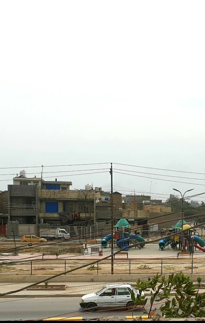 السلام عليكم
يوجد بيت للبيع زراعي مشمول بالتطويب
حي البتول(البحث العلمي)
المساحة 100 متر ،بناء حديث 2025
جاهز للسكن ، موقع تجاري على الشارع الرئيسي سايدين 
مقابيل مدينة الالعاب 
الاساس رفت و الارضية كاشي و السقف شتايكر 
البيت جاهز من كل النواحي
باقي التفاصيل خاص او الاتصال
***********
