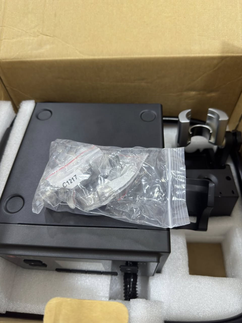 سلام عليكم هوت اير اصلي جديد غير مستخدم ماركة ycs
اسمة ycs R1
يشتغل على 110 فولت قدرتة 1000 واط 
جديد جديد غير مستخدم مع 4 فوهات مختلفة 
السعر 75 الف وبيه مجال 
العنوان بغداد ومتوفر توصيل


**إذا كنت صاحب هذا الإعلان وتريد حذفه لأي سبب، رجاءا أرسل رسالة إلى الدعم الفني**