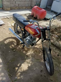 دراجه كلك كلك مفتوحه سعره 275 وبيه مجال قليل شلعه تشك الكاع رقمي 07862...