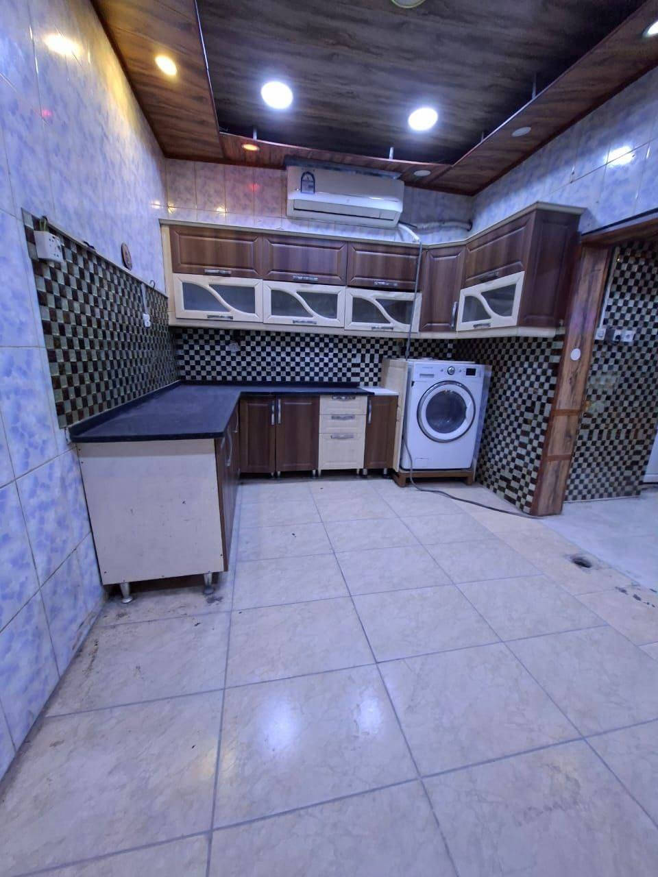 🏛️  بيت للايجار  🏛️
في البراضعيه طابقين موقع ممتاز

يحتوي خمس غرف منام صاله

مطبخ صحيات استقبال كراج

سعر الايجار مليون وربع 
***********
