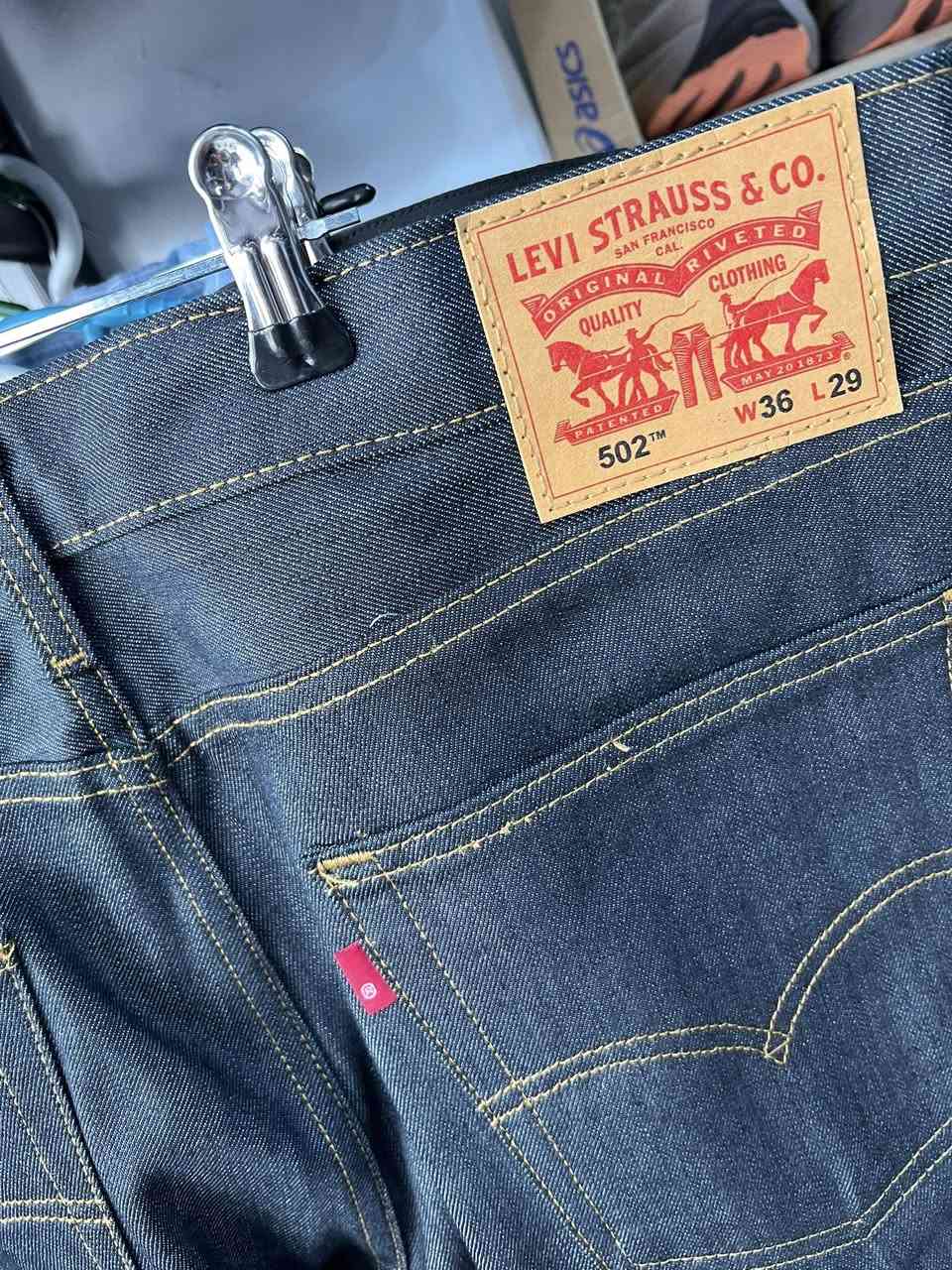 Levis
orginal 
کل قیاسات متوفر
34_36_38_40
توصیل جمع
نظافە کلها %100
بالە مستخدم 
غیرمستخدم
***********
