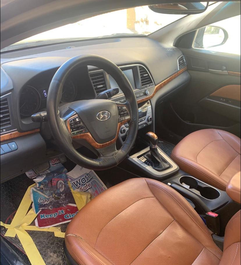 السلام عليكم النترا 2018
مكينه لاتنقيص ولابخار 
كير جديد
صدر خلفي امامي 
تخم تاير 
سياره فول موصفات 
سياره بسمي 
مكان بغداد
سعر 120 وبيه مجال 

‭0 770 430 5787‬
