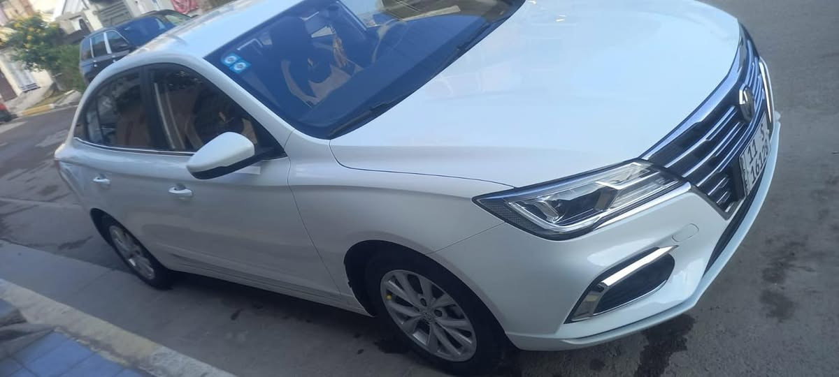 السلام عليكم ام جي 2023 ماشية 15 الف
جديدة ونظيفة سعرها 110 وبيها مجال مكاني بغداد مدينه الصدر 
***********
