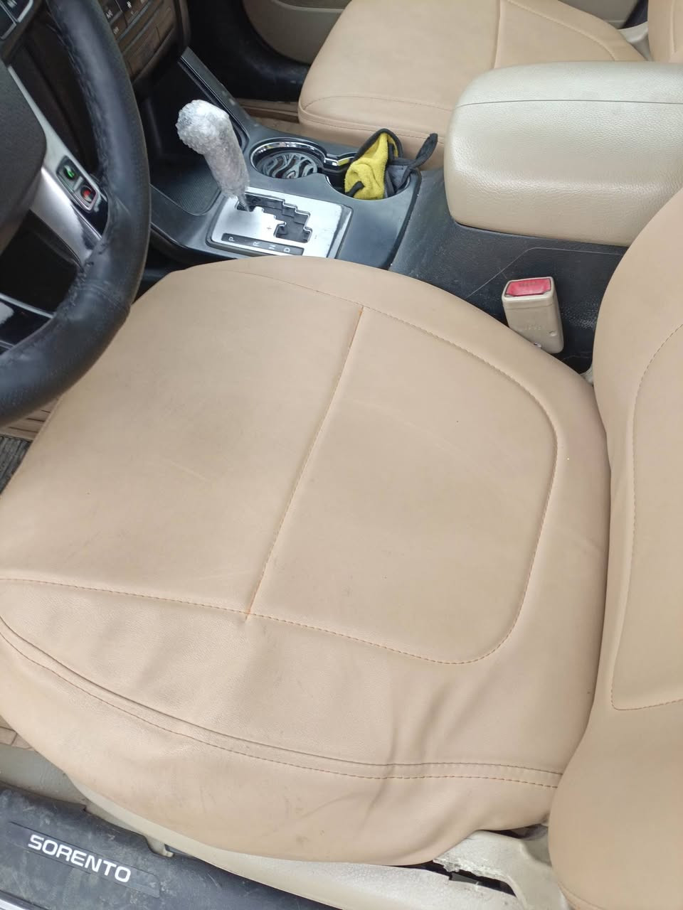 السلام وعليكم كيا سورنتو خليجي فول عده البصمه موديل 12 بيه ضربه بل جامرلغ عكس السايق ابدل شركه مكينه 6   7 راكب 3 قطع تبريد بس المكينه ابدل بيه رواجز بس لا تنقيص ولا اتبخر السعر 140 / ***********  امراوس هم ترهم بؤ اغل منه لن محتاج الفرق امري شفط او اشاير بل امري
