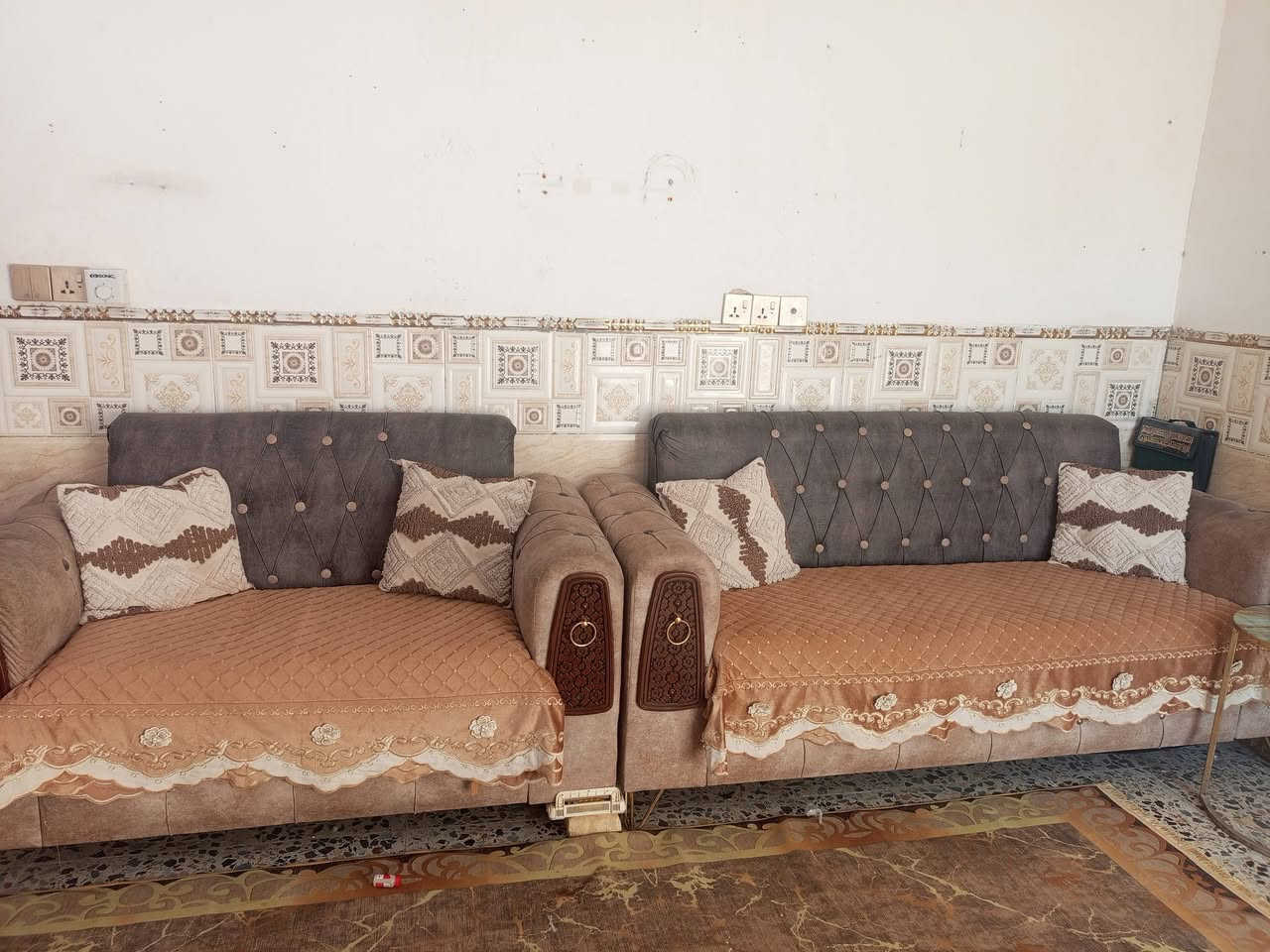 للبيع خمس مقاعد وتر بروف سعر 175 رقم الهاتف ***********
