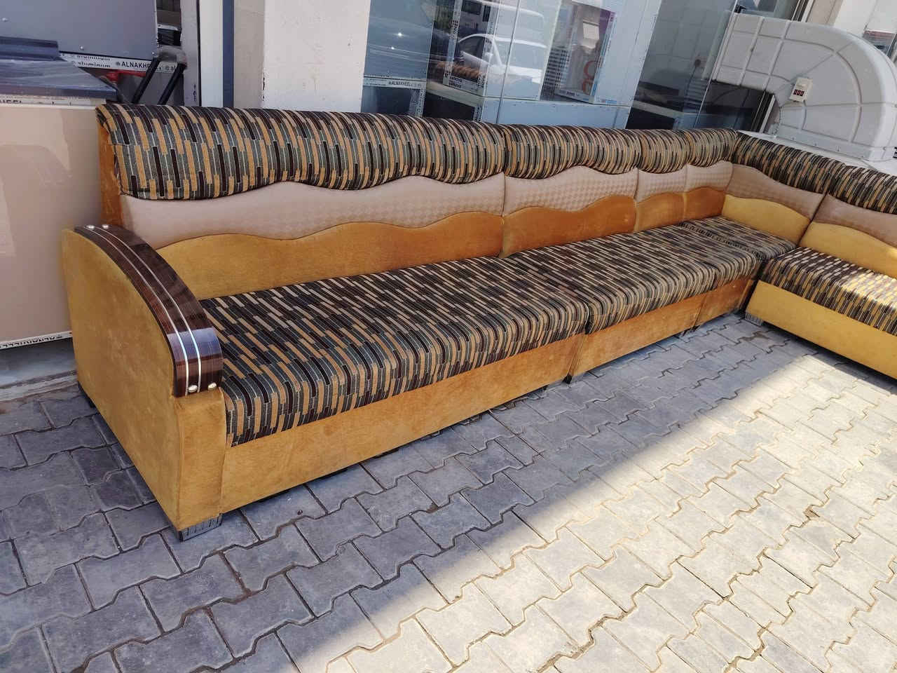تخم ديوان  10 مقعد ا تسكام مستعمل السعر 225مكاني كربلاء الحر متوفر توصيل للاستفسار الاتصال على الرقم ***********
