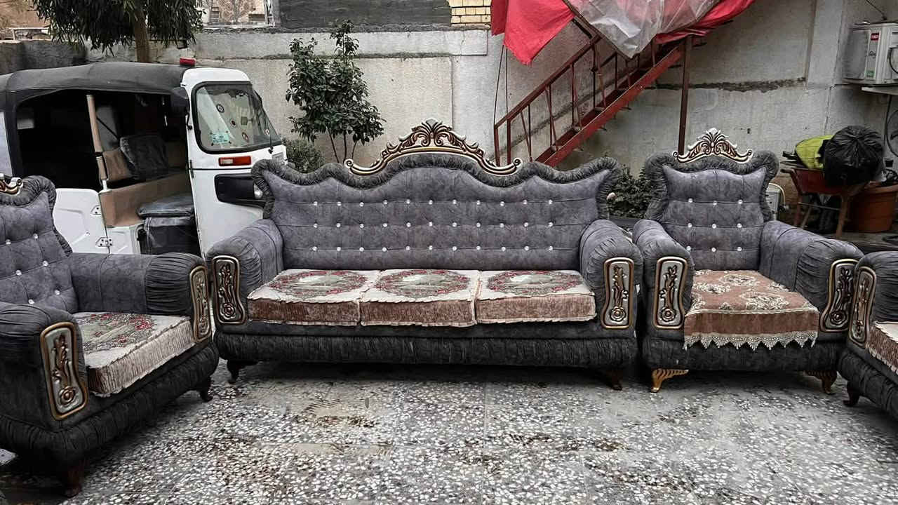 للبيع عشر مقاعد نظيف جداً.


**إذا كنت صاحب هذا الإعلان وتريد حذفه لأي سبب، رجاءا أرسل رسالة إلى الدعم الفني**