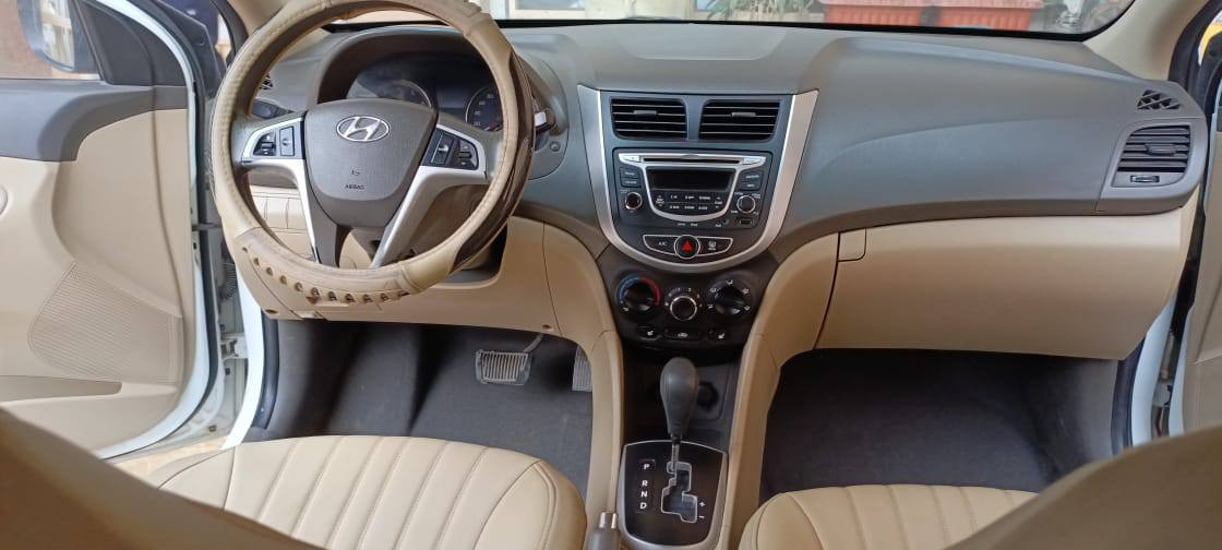 اكسنت 2014 مضلعمحرك 16دوش شرط
كير AT
مواصفات  بلو فول 
تحكم استيرن 
نظام ايكو اقتصادي 
صبغ  الجاملق القدام ونص الباب جهة الراكب  
السعر 117 وبيها مجال للطيبين 
الرقم ***********
