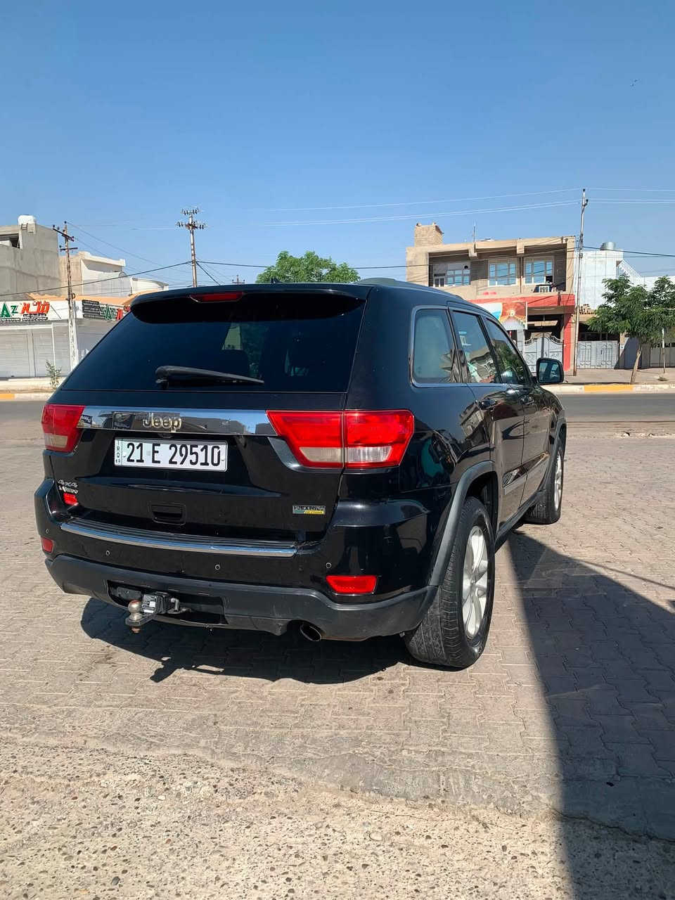 جیب لاریدوو 2012
فول بس سلاید نیه 
بصمه 
دبل اکسل4x4گیڕماوس
بی بویاغ
سستم بەنزین و غاز
کامێرای دواوە
حساس
گەرم کەرەوەی کوشن
نرخی 150
ژماری موبایل. ***********
