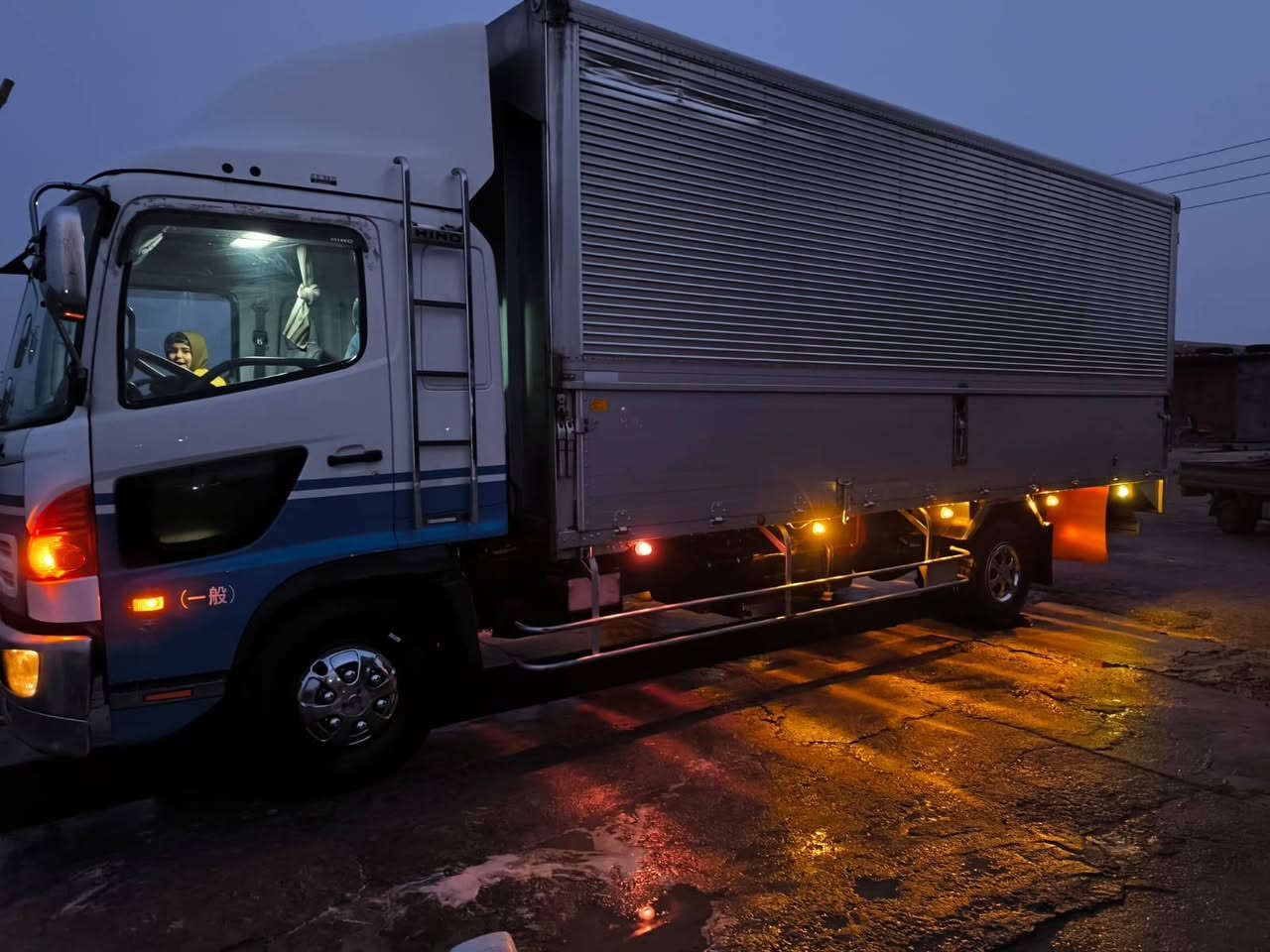 اللهم صل ع محمد وآل محمد 👍🇮🇶🇮🇶
 هينو شيطان حافظه شاصي 6 وربع
 مكينه 80 بم ونوزل فول عادي سياره رقم بغداد نگليزي منزل موديل السياره جاهزه حداديه وكهربائيات  حافضه شغاله شاصي ومقماره مكفوله السعر 270 م***********
