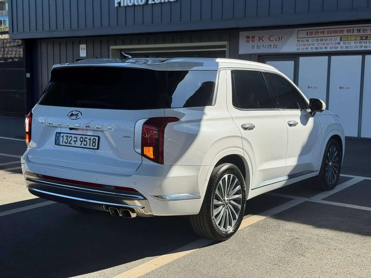 السلام عليكم
باليسايد موديل 2024  وراد كوري كفالة عامه 
لون ابيض كلكرافي
فول مواصفات عدا البانوراما 
الموصفات .
دادا شو . كامرات 360. كامرة تسجيل . حساسات خلفي امامي 
دخول ذكي . اوتو هولد . رادار خلفي امامي . كشن تدفئة تبريد . مرايات نقطة العمياء. شفط . تحكم كشن كهرباء خزن ميموري
تشغيل عن بعد . تحريك ريمونت. قيادة ذاتية على الخط 
تحكم ستيرن جهتين . كشن منفصل . شاحن لاسلكي . مساج كشن . ممشاة 7000. دخول شهر 12 
مرقم قادسية.  شهداء 
العنوان الديوانية مركز .للاستفسار . ***********
