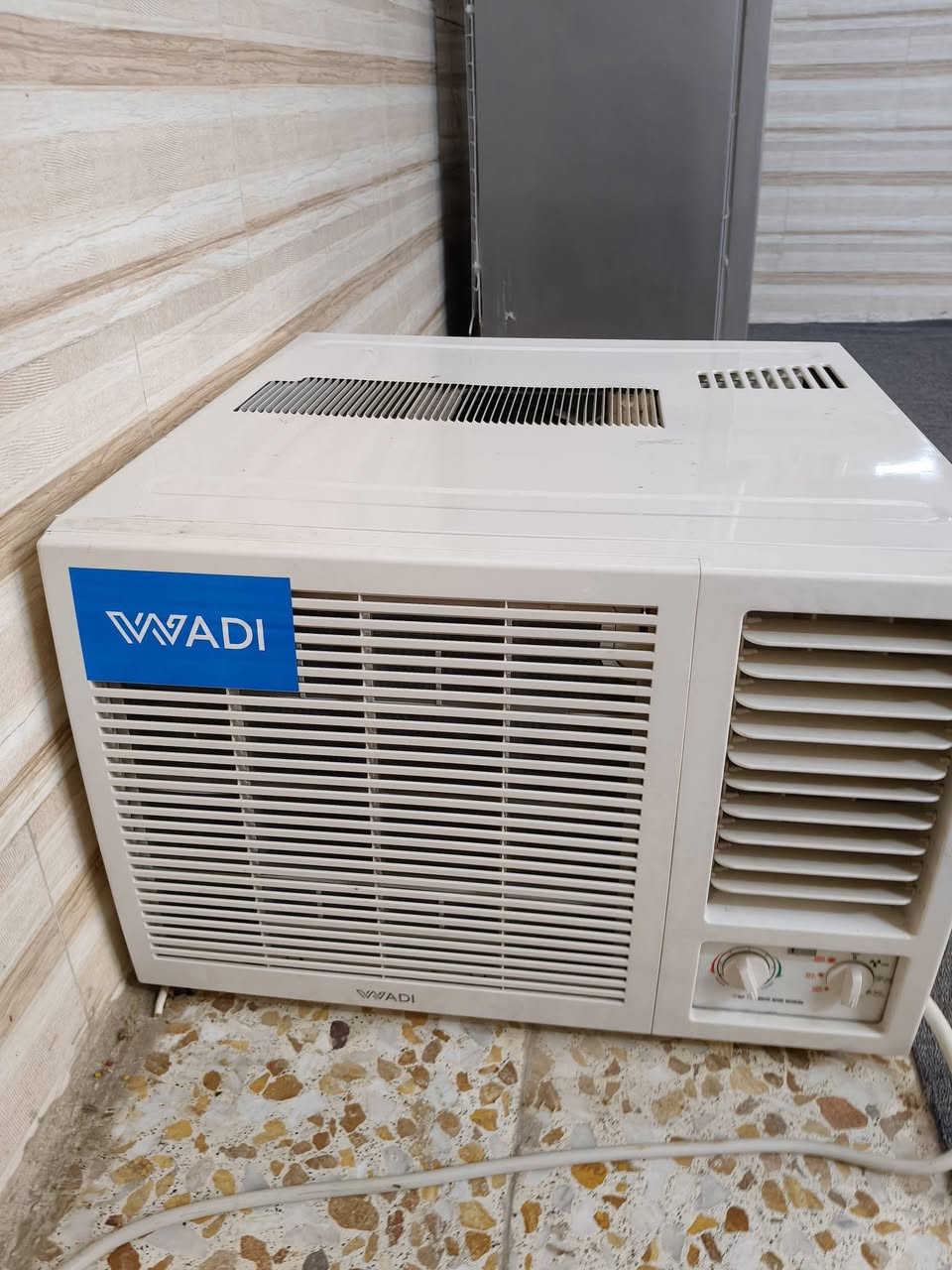 السلام عليكم هذا مكيف 2 طن جديد مستخدم شهرين فقط تجي وتشوف بعينك سعره 300 وبي مجال قرب سيطرة الشعب


**إذا كنت صاحب هذا الإعلان وتريد حذفه لأي سبب، رجاءا أرسل رسالة إلى الدعم الفني**