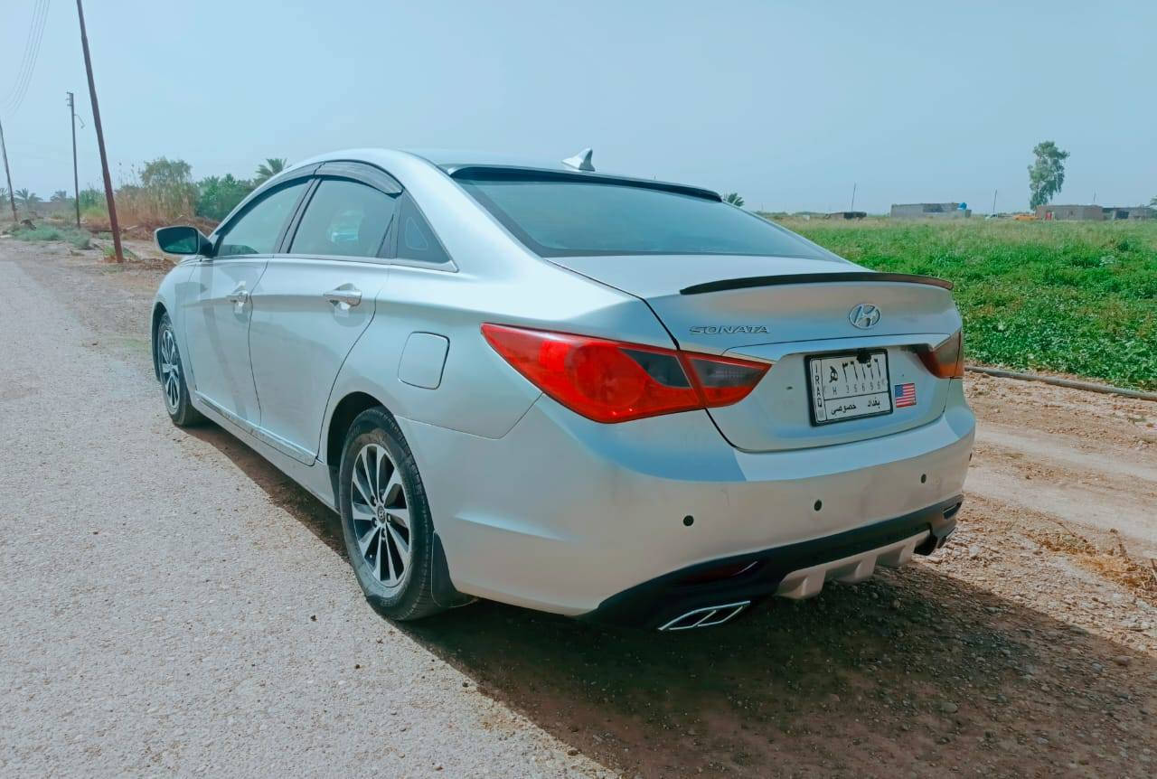 سلام عليكم 
العنوان الانبار الرمادي
سوناتا موديل 2011
وارد امريكي بيها خمس قطع بدون دواخل
رقم بغداد 
صدر جديد
 ويل كب
مكينه جديده تخم تاير جديد 
السعر 100 وبي مجال
الاستفسار ***********
