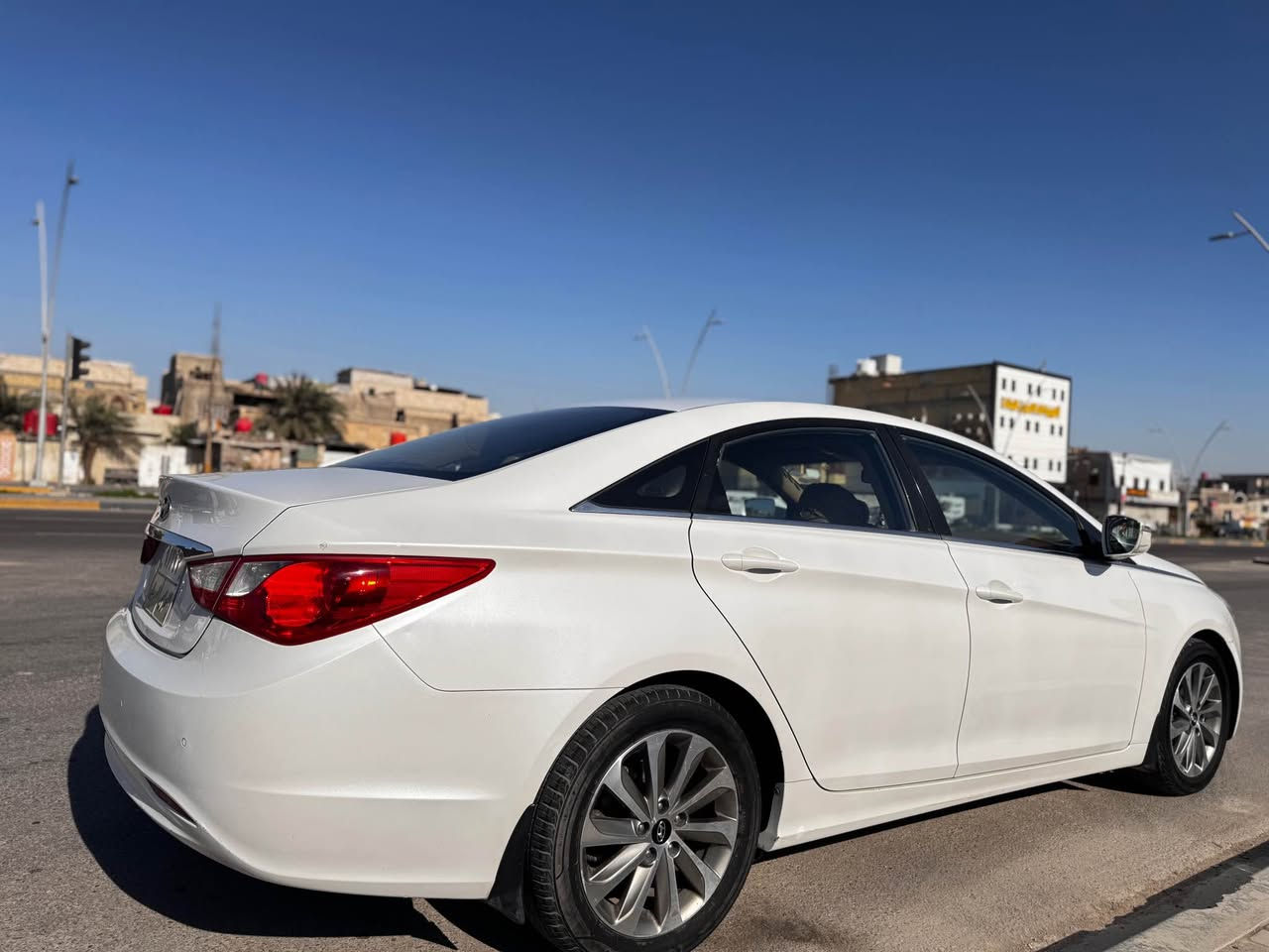 سوناتا خليجي 14 كفالة  عامة 

محرك 2400 دوش 

رقم اربيل سنويه منتهية 

دواخل اسود وبيجي 
كير مكينه صبغ كهربائيات كله مكفوله 
ما عدا بارد قلبل ع كد اربع اصابع بالمدكر الامامي ( فقط بارد بدون صبغ )  
تخم تاير جديد 
اشاير بالمري 
مرايات شفط 

سيارة مال بيت ما متعوبه 

السعر ؛   135 

المكان البصرة حي الاصدقاء 
تواصل ؛ *********** البصرة, العراق
