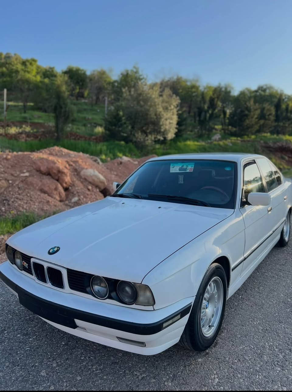 بوفروتني 525i موديل1990 گيرعادي دووجام كاره بايي بي دعم و سبغ رقم جديدي غرامه سفر 
گيرو مه كينه تحويل بشرت 
رقم تلفون ***********. *********** دهوك, العراق
