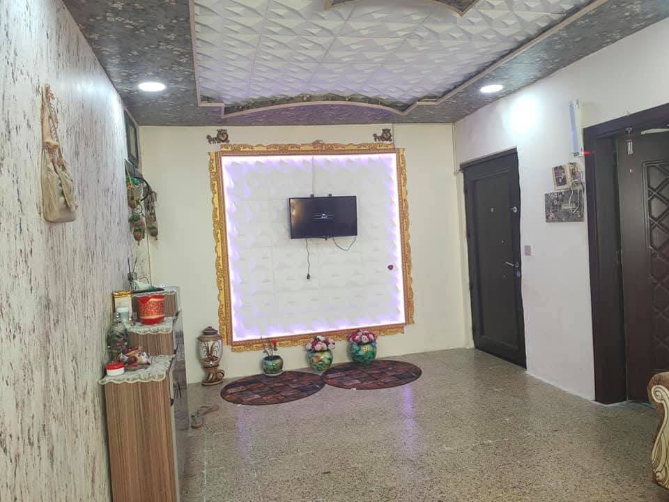 سلام عليكم شقة للبيع شقق صدام طابق ثالث طابو باسم شخص واحد سقف ثانوي ونظافة فول ومقابيلة ساحة السعر 18التفاصيل اتصال على رقم***********
