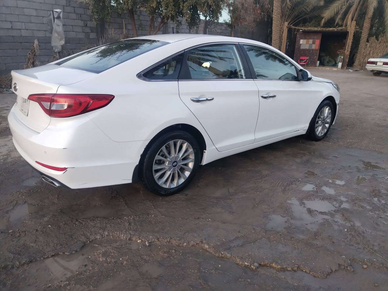 السلام عليكم هونداي سوناتا موديل 2015 محرك 2400 دوش خليجي قطعتين تبريد كامرا بلاديه حساسات خلفيه بيها قطعتين صبغ الشعر 137 وبي مجال ***********
