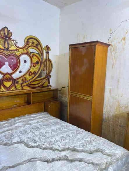 غرفه اخشاب مستعمله للبيع خمس أبواب ملحق صاج نضيفه زاوية كنتوريه ضهر جرجوبه براغي مديل نفخ مقوس السعر 600 بغداد الاتصال *********** متواجد واتساب اكو توصيل بكروه
