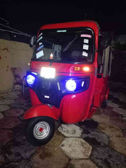 السلام عليكم تكتك موديل 22 شهر 5 مكفوله من كلشي نضيفه كلش مثل ماموضح بالتصوير العنوان بغداد بوب الشام السعر 9 ملايين وبيها مجال للاستفسار *********** أو خاص
