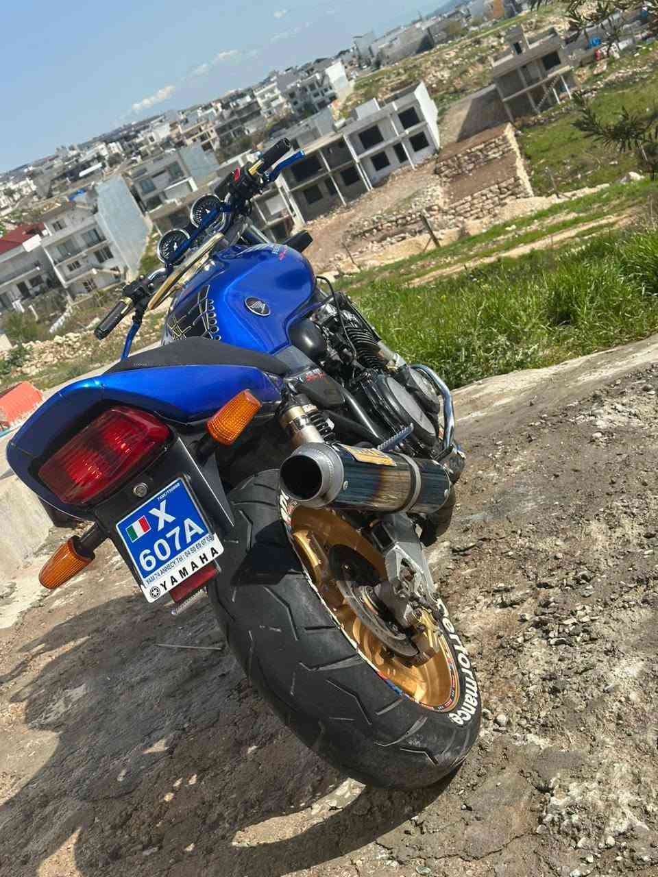 Cb400 super fouree
٢٠٠٥ هەمو گیانی بە شەرتە تایە کانی لۆکە کارەبایاتی مەزبوتە
مەکینە کەپسە بە شەرتی فەحس سەعرە کەشی ١٥ وەرەقە 
ڕەقەم تەلوفۆن *********** أربيل, العراق
