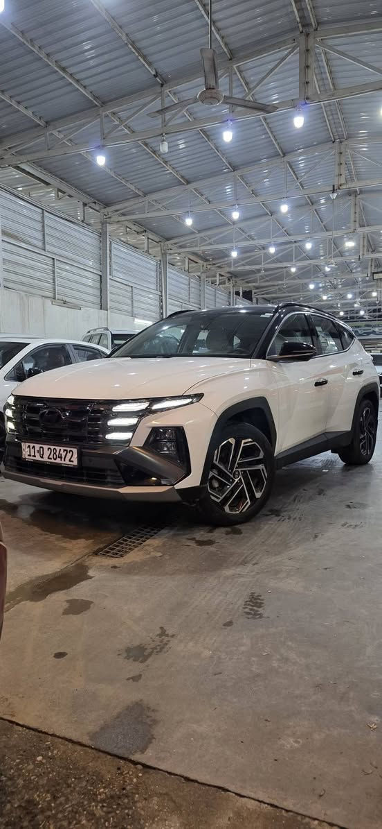 توسان 2025 رقم بغداد انكليزي 
سياره مكفوله عام  
سياره تو كلر بلادي 
ماشيه 21الف
مواصفات فول للاخير عده البانروما 
بصمه تشغيل وابواب 
حساسات امامي خلفي 
شحن وايرلس 
دشبول شاشات 
داخل ابيض 
هاند بريك بصمه 
جنطه كهرباء 
تشغيل عن بعد
اوتو هولد 
قطعتين تبريد 
بردات خلفيه 
كامره خلفيه 
اشاير بل مري 
مري شفط 
لدات + زنون 
سياره فول عده البانروما 
ومكفوله حيل نظيفه 
سعر 243 بيها مجال بسيط 

مكان بغداد 
***********
