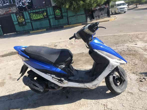 السلام عليكم دراجة للبيع م كامكو ياباني  120 كابريتر الدراجة كلها. بلادية بس الدشبول ميشتغل  شلعة ومعدل نعومة تخبل الدراجةً كلش حلوة بكاني (غزالية). السعر (300) وبيها مجال (***********)
