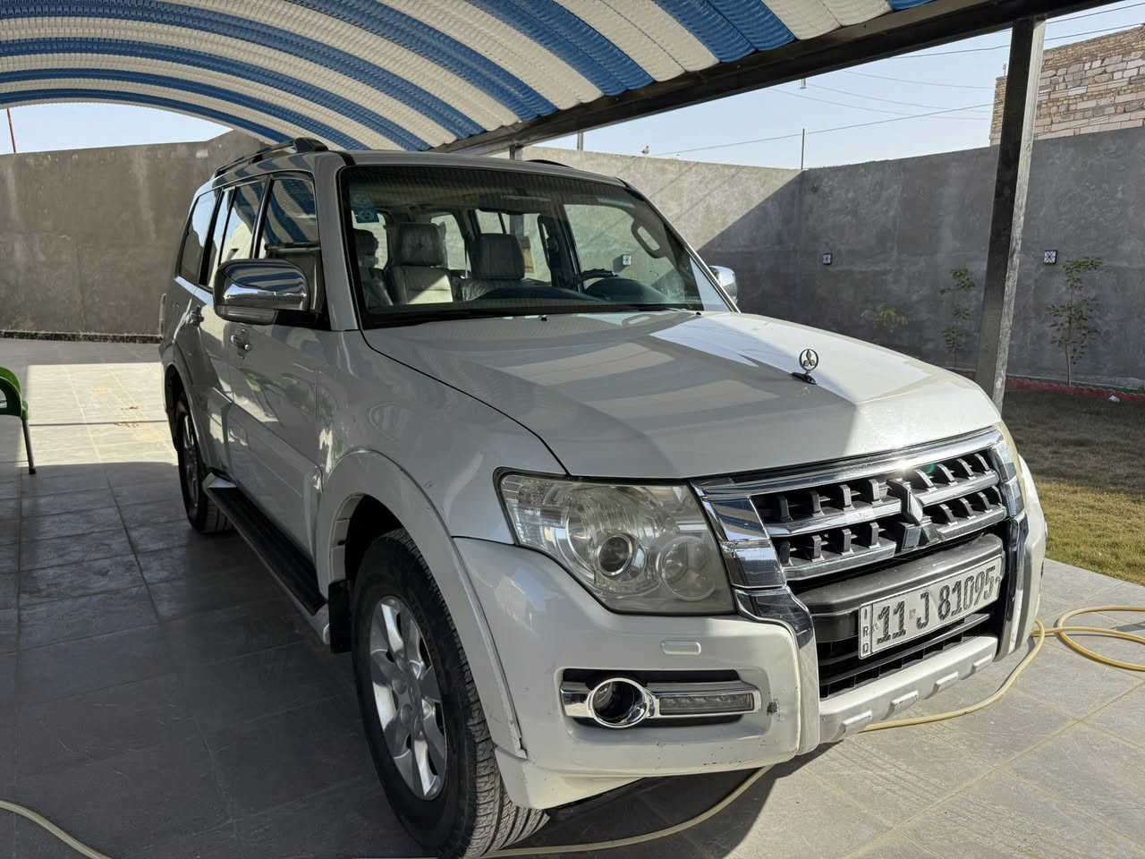 السلام عليكم 
للبيع باجيرو 2016. بيها فقط بارد ب ٣ مكانات بسيط 
ماشية ١٤٠ الف رقم بغداد باسمي 
السيارة كاملة من كلشي اي نقص ما بيها 
مكان السيارة الحلة 
السعر. 195 
*********** 
اتصال او واتساب
