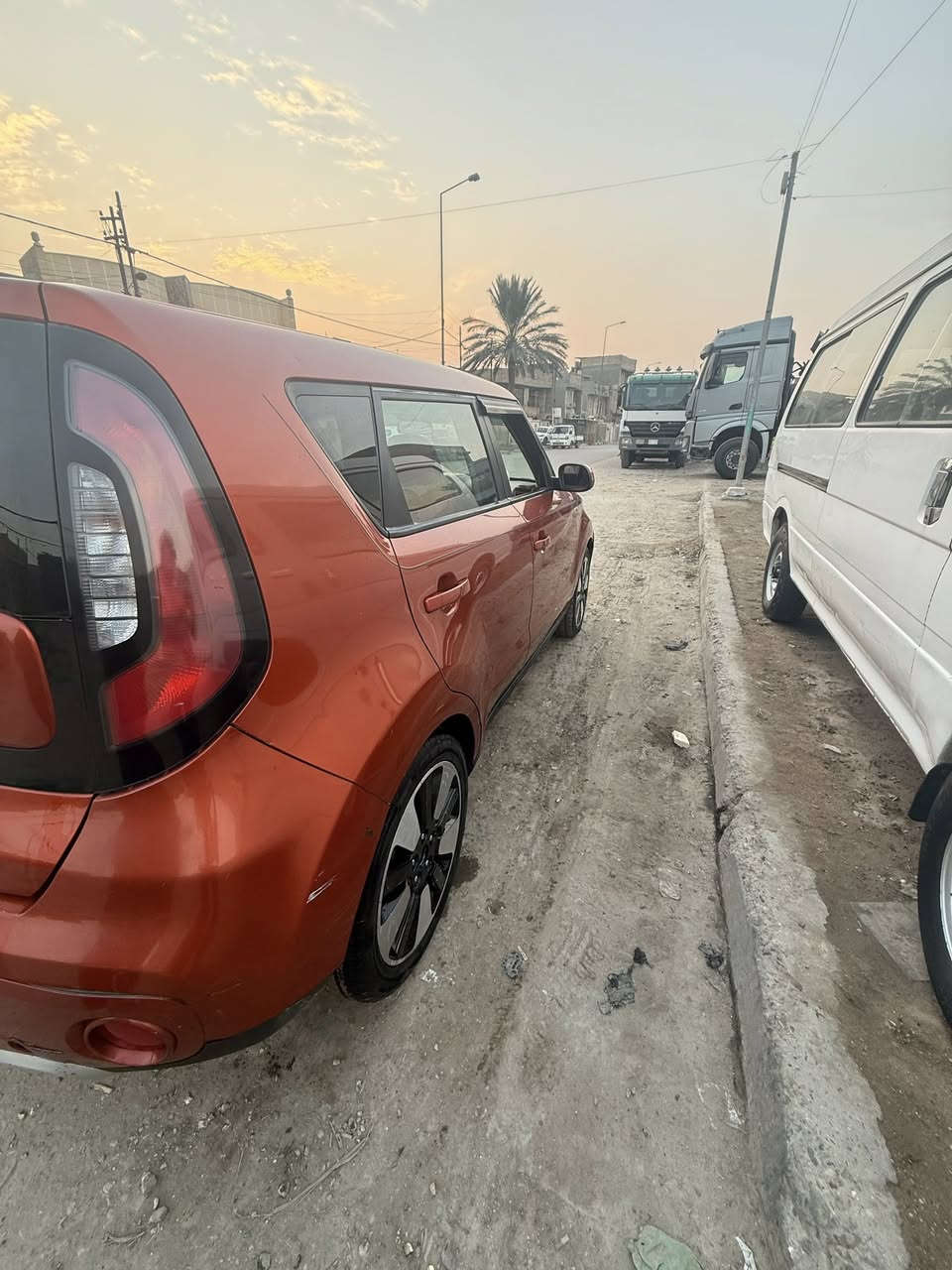 السلام عليكم سياره صول موديل 2018 وارد امريكي بدون ضربه صور حادث مرافق بالمنشور سياره خير من الله السعر ١٢٢ وبيه مجال رقم ***********
