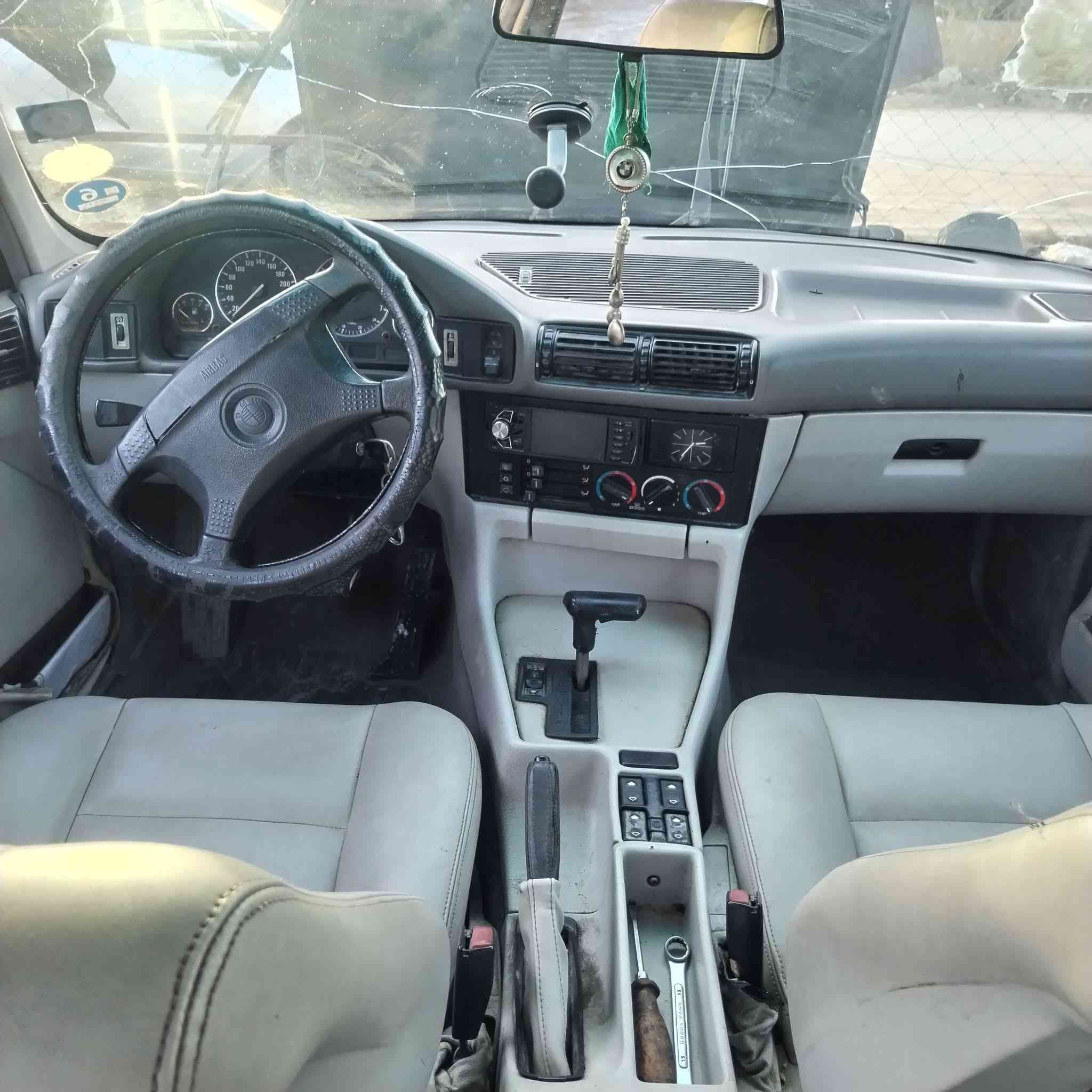 بي ام 525
موديل 1992 
رقم كركوك تحويل مباشر 
محرك فانوس بي تنقيص قليل 
كير مكفول 
حداديه عوزه ترتيب 
الكشر دكت جاكوج مابي 
بيها صبغ حزام جماليه 
سياره بلاديه وحلوه كلش 
للاتصال ***********
مكان السياره بالحله السعر 53 وبيها مجال قليل
