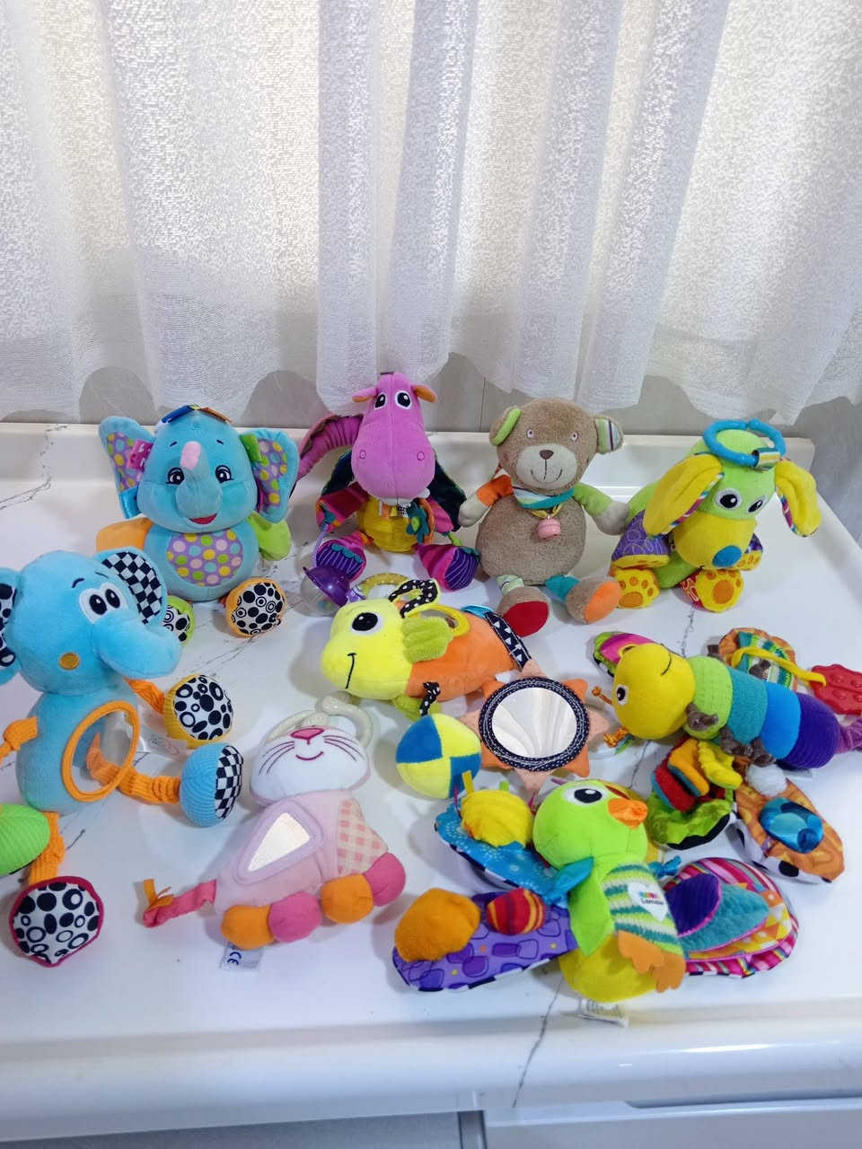 مرحبا مكلفة بالنشر للبيع أغراض أطفال اغلبها ماركة وبحالة ممتازه ومتوفر توصيل وكملو جمال الصور للأخير متوفر كلشي يخص مستلزمات الاطفال من العاب وحمالات وكراسي سيارة وكلشي واي استفسار اهلا وسهلا بالكل ♥️🌹


**إذا كنت صاحب هذا الإعلان وتريد حذفه لأي سبب، رجاءا أرسل رسالة إلى الدعم الفني**