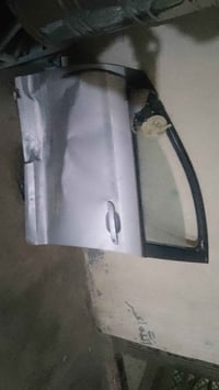 عندي باب افلاوين رصاصي للبيع او سلفري كامل هوه أو لبطانه كهربائياته أو...