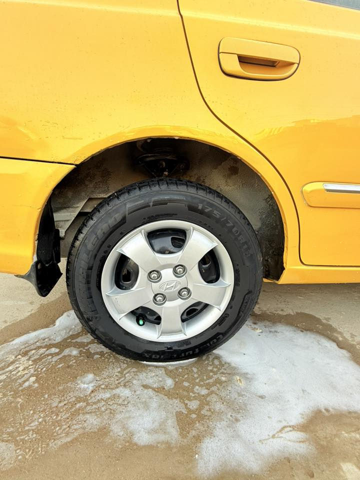 السلام عليكم شباب عندي فيرنا موديل 2014 معيوده بس الصفاح بس الجراد مكفوله من الضربه وتبديل رقم بغداد بسمي مدوشمه عام كير محرك خير من الله تبريد ثلج صدر امامي خلفي جديد عل وضع الشركه مال جناي للشراي يتصل *********** جاهزه على آخر حبايه كبل للشارع مكاني بغداد
