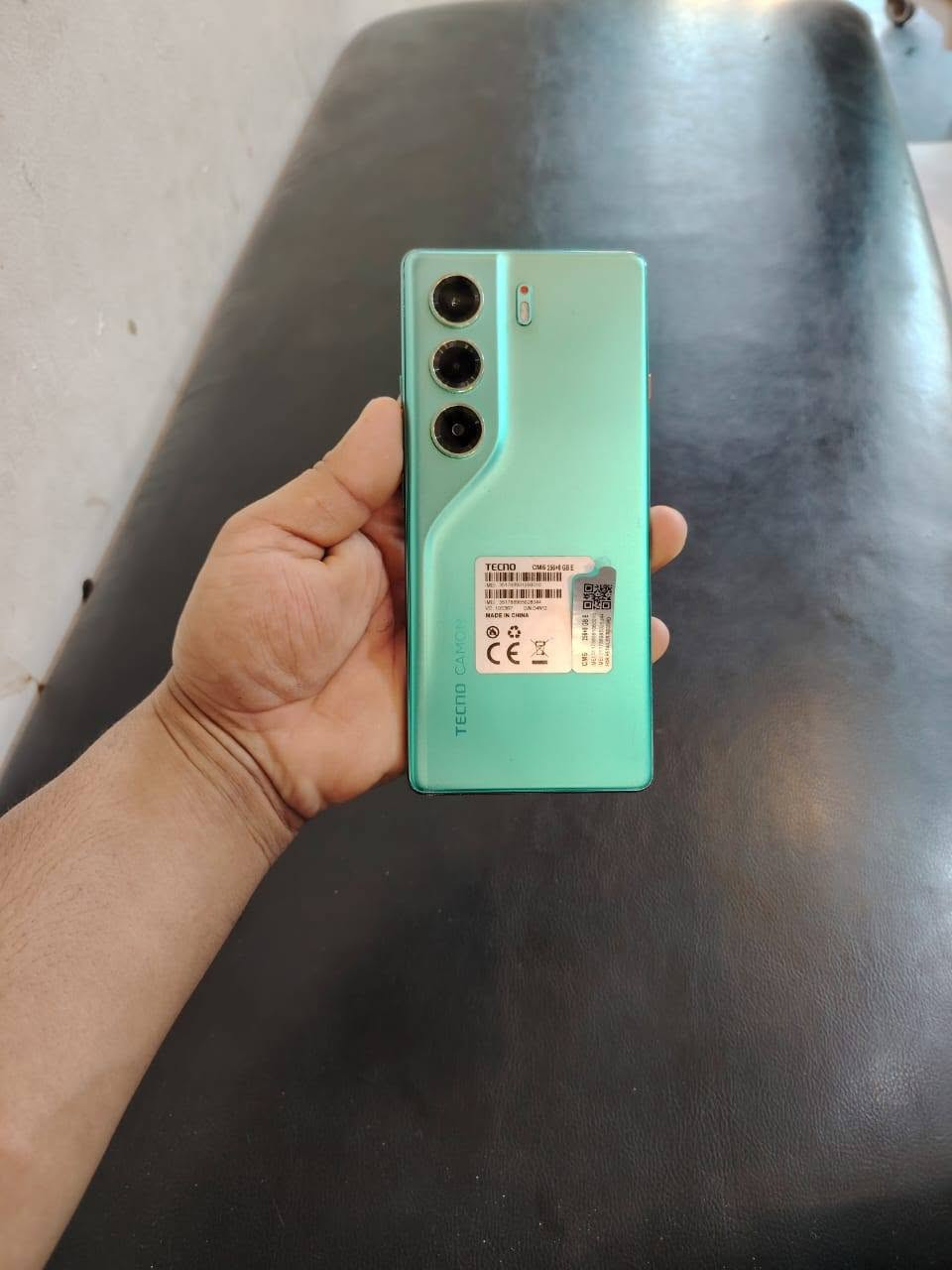 السلام عليكم جهاز TECNO CAMON 40 للبيع الجهاز نضيف 100//100 متوازي عله بيعته السعر 250  او ابي مجال حك جيتك  لتفاصيل كبالكم بل صور  العنوان نجف حي ميسان  ***********
