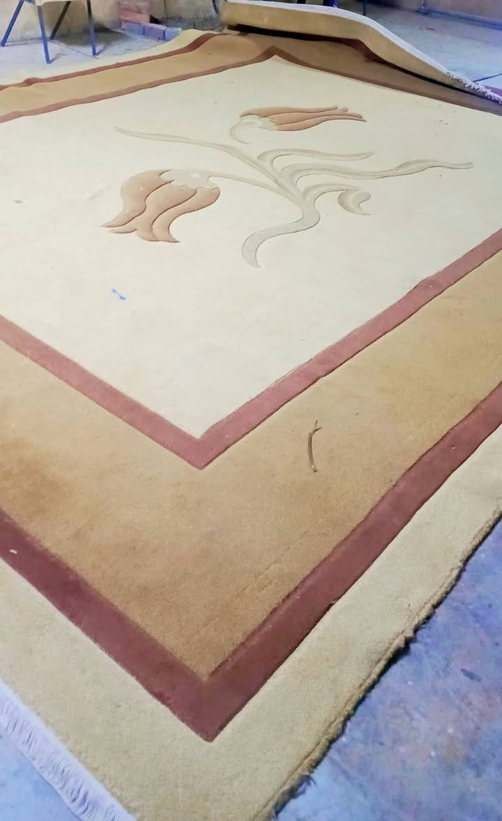 السلام عليكم.. زولية للبيع تركي حفر ثقيله نظيفه قياس 4 في 5 اريدها ب 50 الف.. مكان تكريت للتواصل ***********
