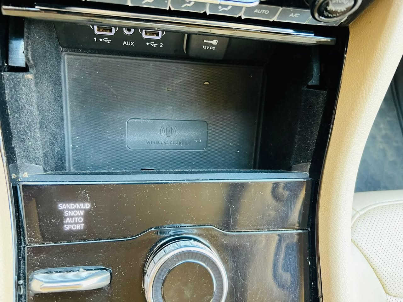 جيب لمتد بلاص موديل٢٢
بانوراما
كشنات تدفئ تبريد
٥ كامرات
شحن مبايل واير ليس
بردات ابواب
ستيرن كهرباء
فور ويل
٥ راكب
بدون رقم 
بدون رقم
***********
