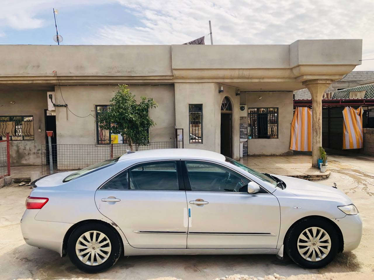 كامري للبيع موديل  2009 GL كلين بدون ضرر بدون صبغ بيها بارد هلال الجاملغ الخلفي رقم اربيل دولي بسمي شرط الوكالة والتحويل محرك وكير شرط مو مفتوحات تبريد شغال سيارة جاهزة 

***********
