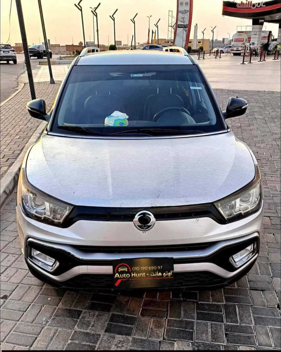 🚘🇰🇷 _سانج يونج تيفولي XLV 2019 — أعلى فئة بحالة تستحق المشاهدة_ 🇰🇷🚘

_الكوري اللي مظلوم بس تقيل... XLV يعني شنطة كبيرة، علو عن الأرض، وثبات أوروبي_ ✨
_أعلى فئة كاملة + فابريكا + صيانات في المعاد = عربية شبعانة_

📊 *التفاصيل:* 👇
✅ أعلى فئة بجميع الكماليات والتجهيزات
📊 ماشية 175 ألف كم
✔️ فابريكا بالكامل بره وجوه
🛠️ صيانات منتظمة ومحافظة على حالتها
🆕 آخر صيانة من 10 أيام فقط
🎁 رخصة سنة هدية للمشتري

_تيفولي XLV يعني أمان 7 Airbags، سقف بانوراما، كراسي جلد، وشاشة كبيرة_ 💯
_شنطتها 720 لتر... للسفر والعيلة والشغل هتشيل معاك_

✉️ للتواصل علي ماسنجر أو ابعت رساله ✉️

#سانج_يونج #SsangYong_Tivoli #Tivoli_XLV #تيفولي_2019 #أعلى_فئة #فابريكا_بالكامل #رخصة_سنة #سيارات_للبيع #كوري_مختلف
YS 046
Auto Hunt - اوتو هانت


**إذا كنت صاحب هذا الإعلان وتريد حذفه لأي سبب، رجاءا أرسل رسالة إلى الدعم الفني**