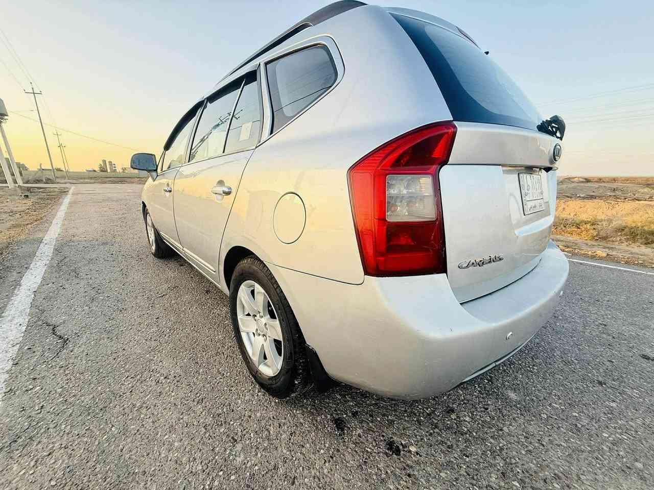 كارنز 2009 خليجي رقم بغداد محرك 2000 دوش 7 راكب قطعتين تبريد مكفوله كير محرك بيه نص قطعه صبغ الجاملغ الأمامي السعر 105وبيه مجال مكاني ديوانيه ناحية نفر ***********
