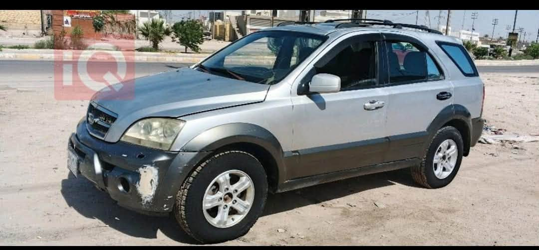 السلام عليكم
سورنتو مديل 2006 رقم بصره مكينه كير بلاد 3500  

6 سلندر حداديه ٨٠./. تخم تاير نضيف كهربائات كله جاهزه
 
مصبوغه عام بدون ضربه سنويه ساقطه 2021 مكان ناصريه 

                                                           سعر 60 بيه مجال.          

                                            رقم.   ***********
