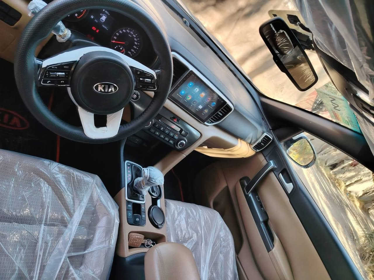 كيا سبورتج (2019) فول 1/1 
السيارة كفالة
عدا بارد صغير بالباب الخلفي
باسمي تحويل مباشر
رقم بغداد
بانوراما
بصمة تشغيل عدد اثنين
مرايا اوتو شفط
حساسات امامية وخلفية
تبريد بيانو
كراسي كهرباء
اشارات بالمرايا
عداد المسافة 78 الف
جديدة مابيها نقص برغي 
جاهزه مجهزه مـن كلشي 
وعليها ادامه كامله وعنايه

الـسـعـر لايك واكتب تعليق (1)

مكاني: الديوانية او النجف
للاستفسار الاتصال على: ***********
