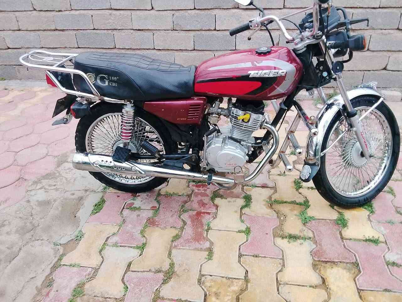 سلام عليكم دراجه البيع تايكر مديل 21ناشاط فول كهربيات شغله مكان بيجي سعر 350بي مجال  شراي او مروس محرك ناعم ***********
